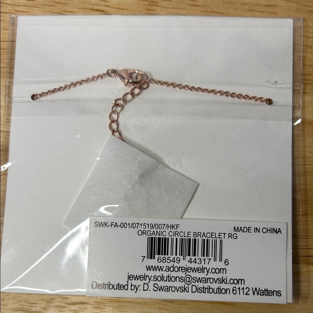 Adore Rose Gold Circle Bracelet with Swarovski Crystal - Picture 4 of 5